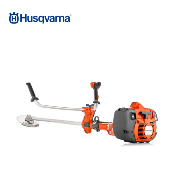 Husqvarna 545FX AutoTune™ – high-performance clearing saw for demanding forestry work.