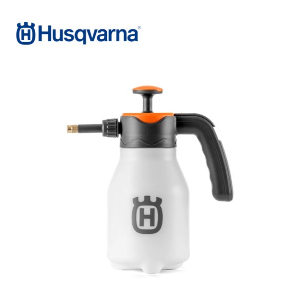 Compact Husqvarna 1.5L manual sprayer ideal for garden and household use.